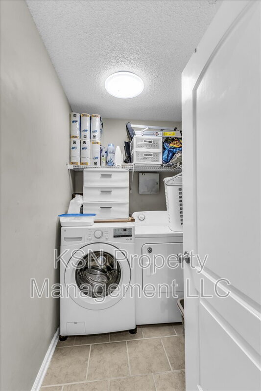 Building Photo - 7317 Leghorn St