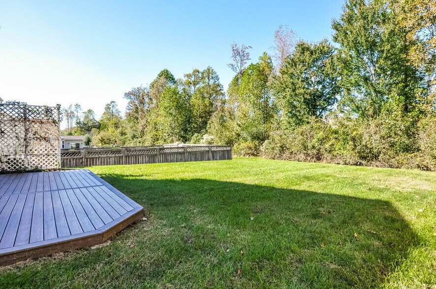 Building Photo - 130 Norwich Dr