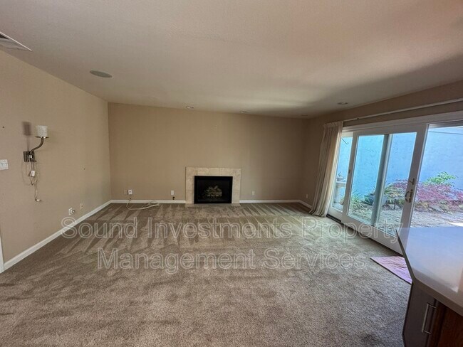 Building Photo - 75 Fountainhead Ct