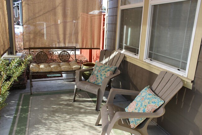 Building Photo - Westside Bend Home Near Old Mill | Spacious Layout & Fenced Yard