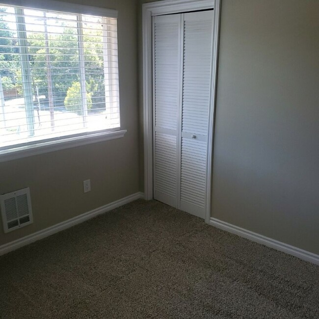 Bedroom - 38276 SE Cedar St