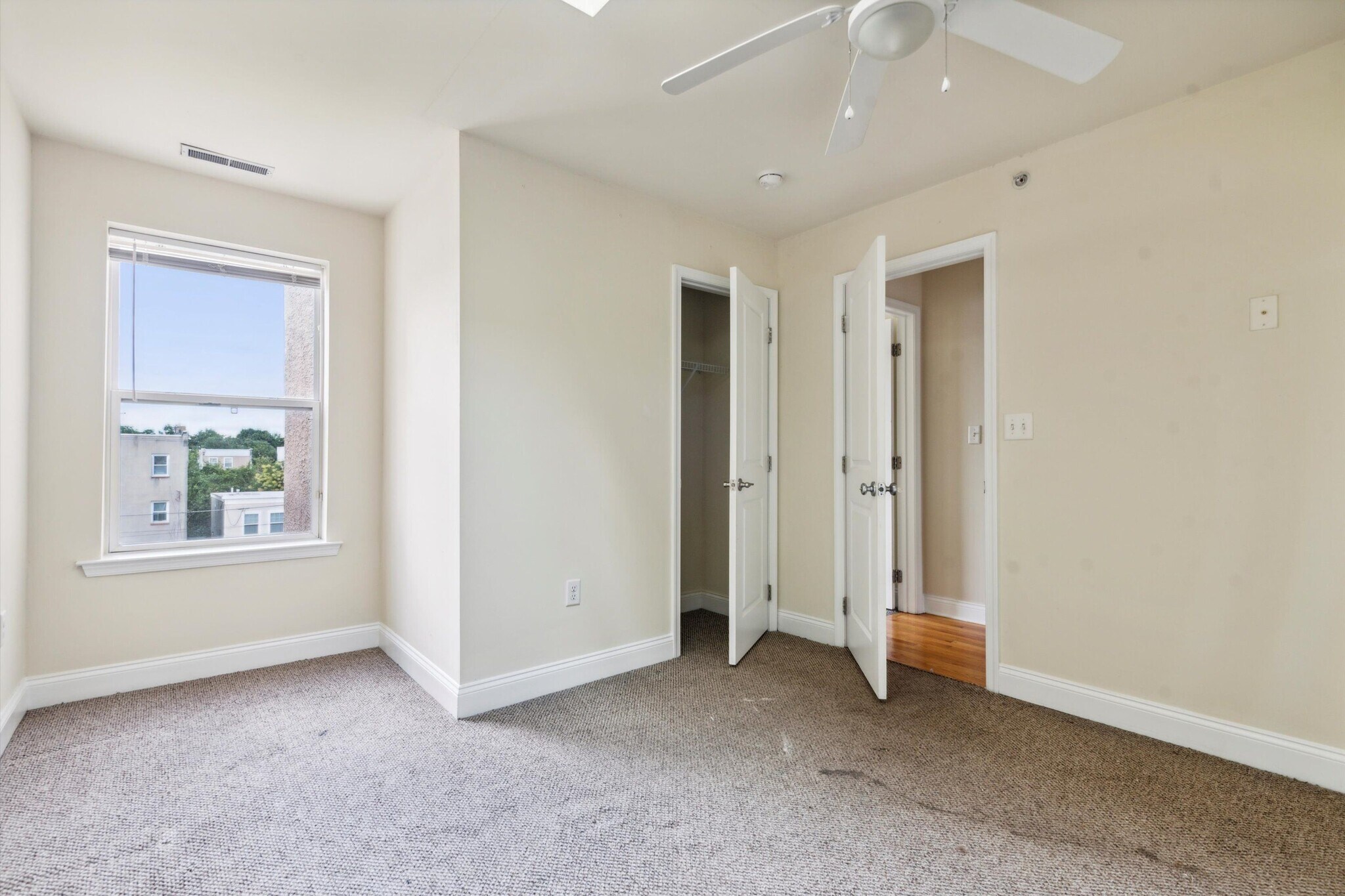 Building Photo - 1705 Arlington St