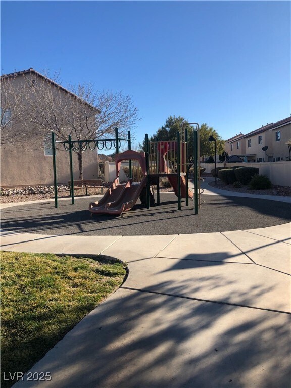 Building Photo - 11183 African Sunset St