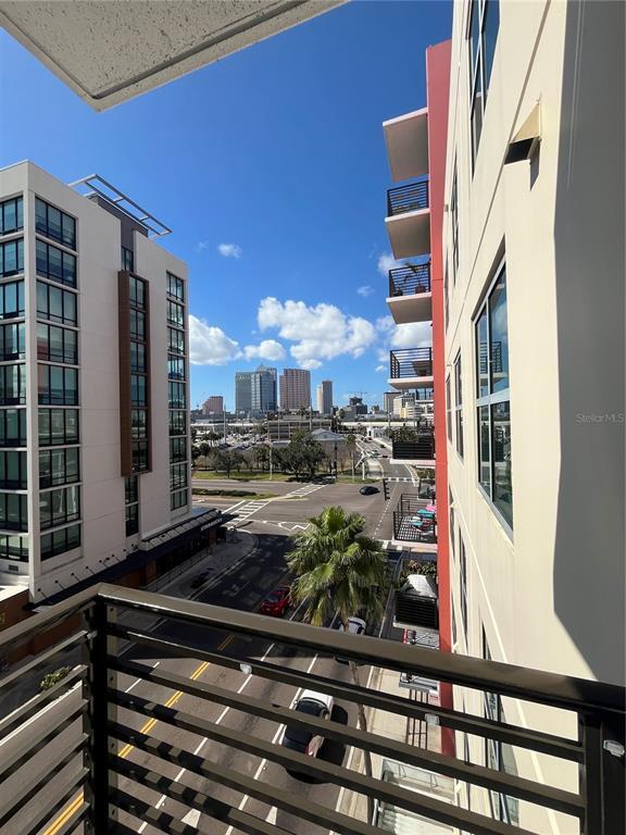 Building Photo - 1120 E Kennedy Blvd