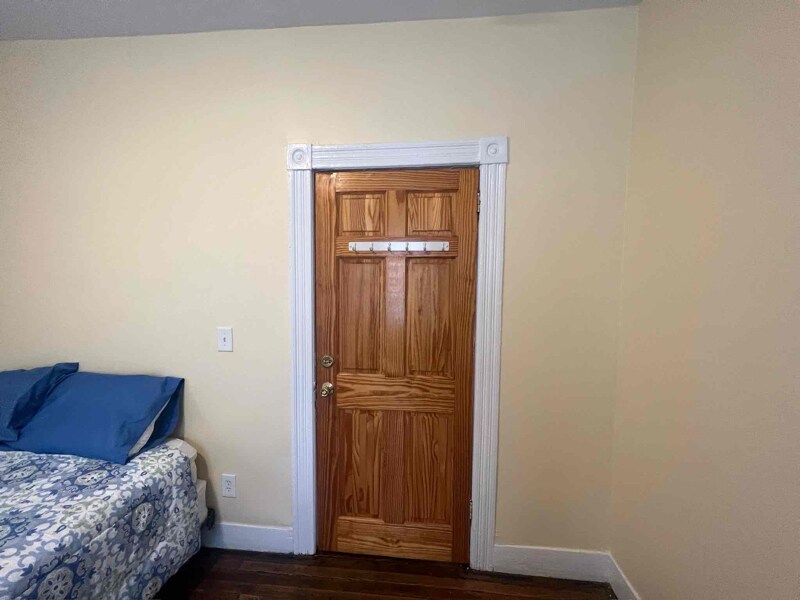 Building Photo - 206 California Ave