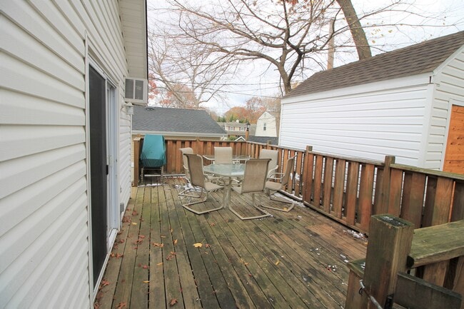 Building Photo - 16 Grendon Ln