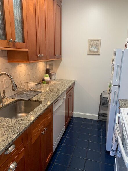 Kitchen - 1916 17th St NW