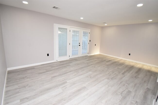 Building Photo - 16587 El Camino Real