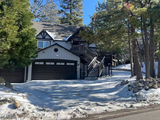 Primary Photo - 1039 N Grass Valley Rd