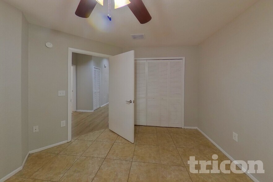 Building Photo - 7756 Sugar Bend Dr