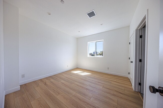 Building Photo - 1954 Purdue Ave