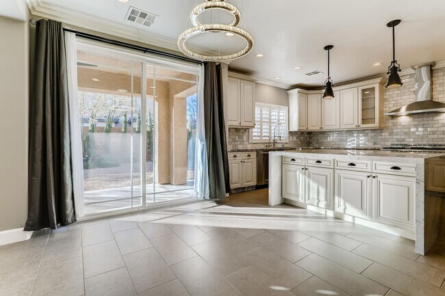 Building Photo - Stunning 4 Bedroom /4bath in Summerlin