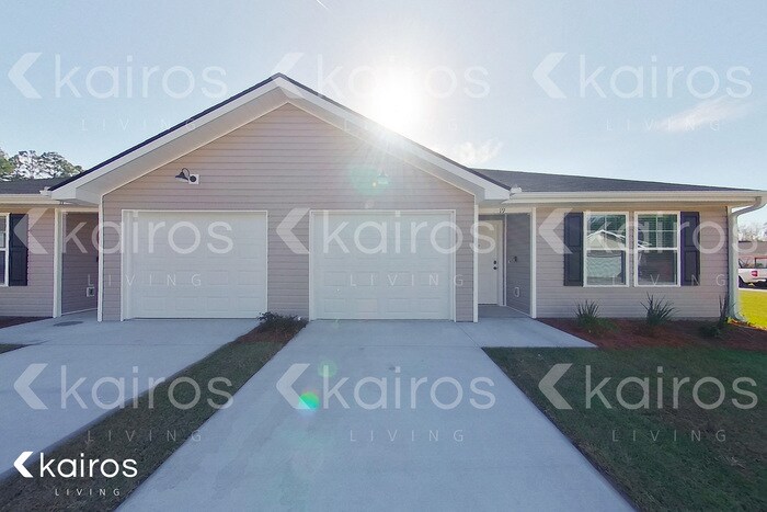 Primary Photo - 19 Cottage Grove Dr