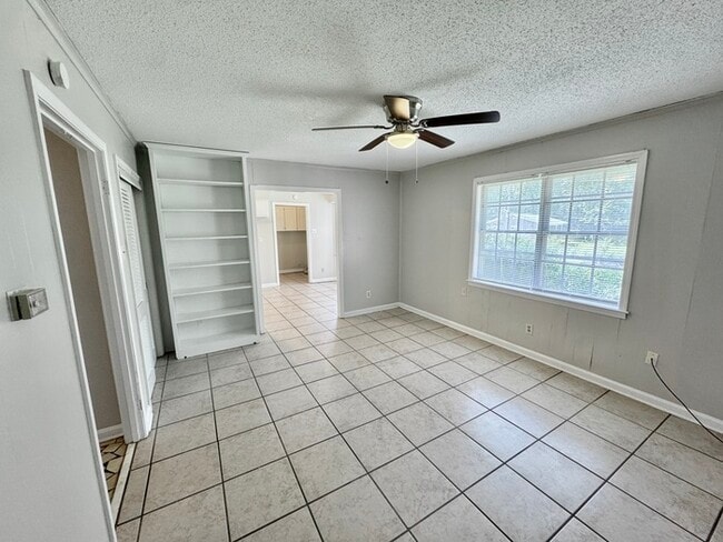 Building Photo - 4140 Crain Rd