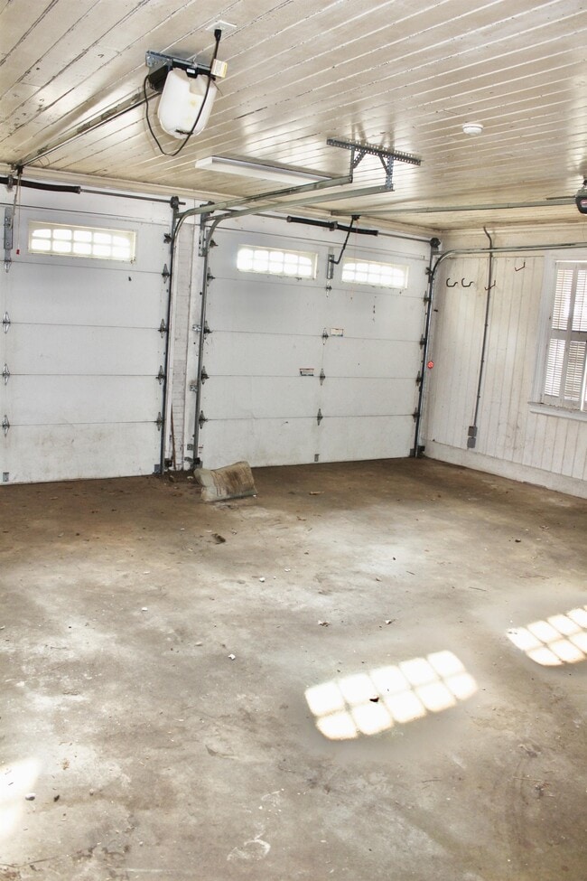 Building Photo - 2600 E Doublegate Dr