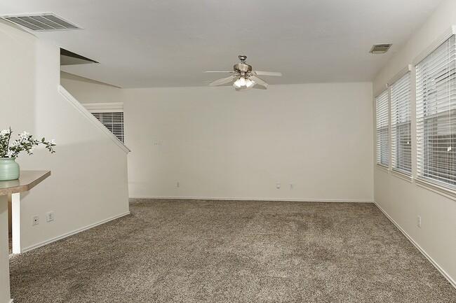 Building Photo - 51 Wickerdale Pl