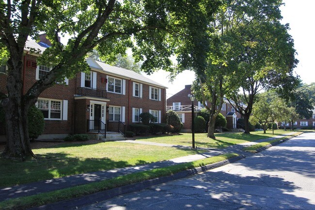 Building Photo - 20 Captain Parker Arms