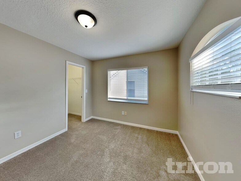 Building Photo - 6137 Skylarkcrest Dr