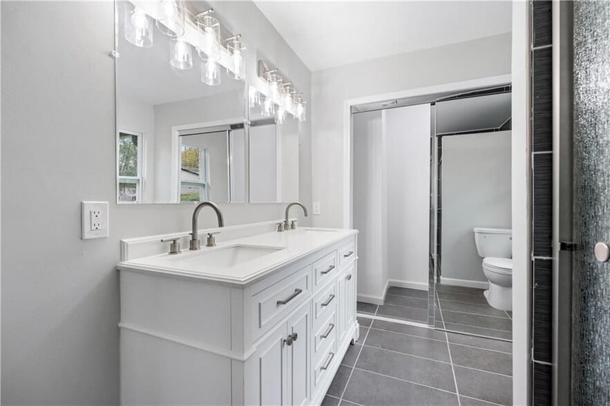 Building Photo - 375 Cleveland Ave SW