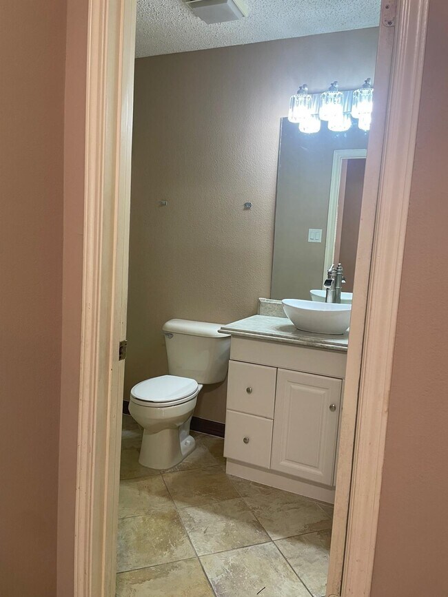 Building Photo - 11811 Fawn Dr