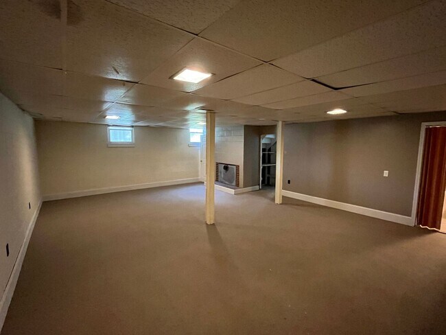 Building Photo - Spacious 4-Bedroom 3-Bathroom Brick Home in Arcadia Area