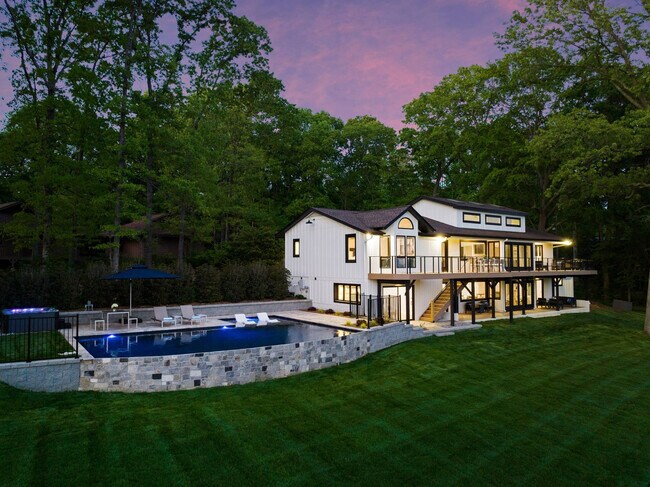 Building Photo - 3837 Fox Run