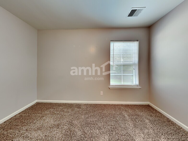 Building Photo - 52 Godley Park Way