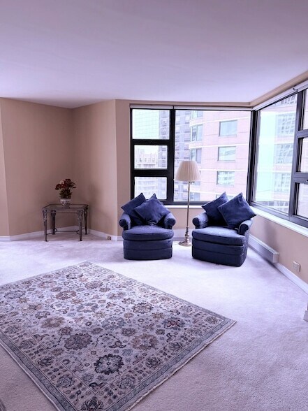 Building Photo - 401 E Ontario St