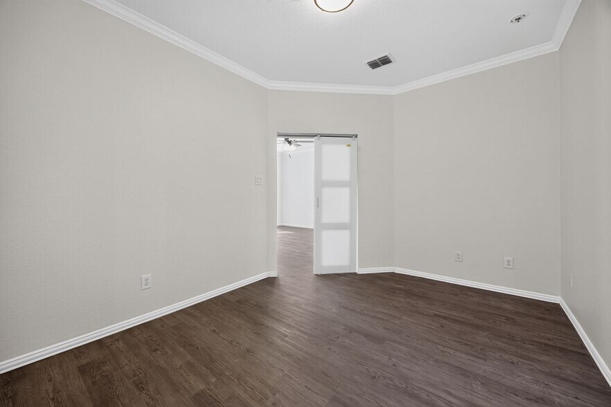 Building Photo - 1521 Stanford Dr