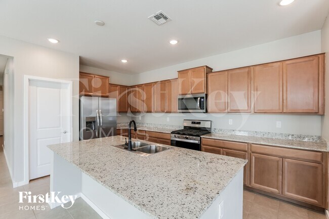 Building Photo - 30299 N Hummingbird Ln