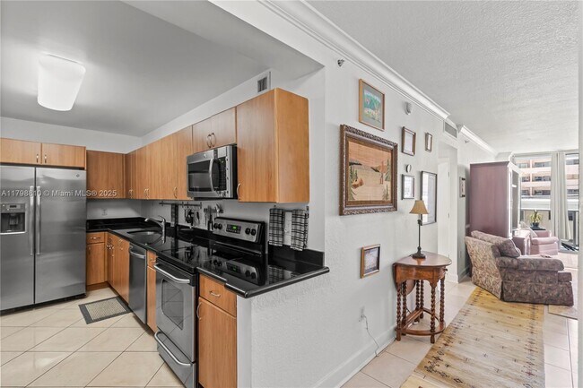 Building Photo - 401 69th St