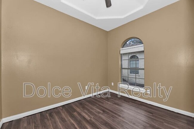 Building Photo - 2102 Kimberly Ln