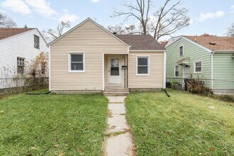 Building Photo - VOUCHERS ACCEPTED at this 3 bedroom, 1 bath renovated home.