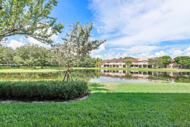 Building Photo - 3505 Lakeside Dr
