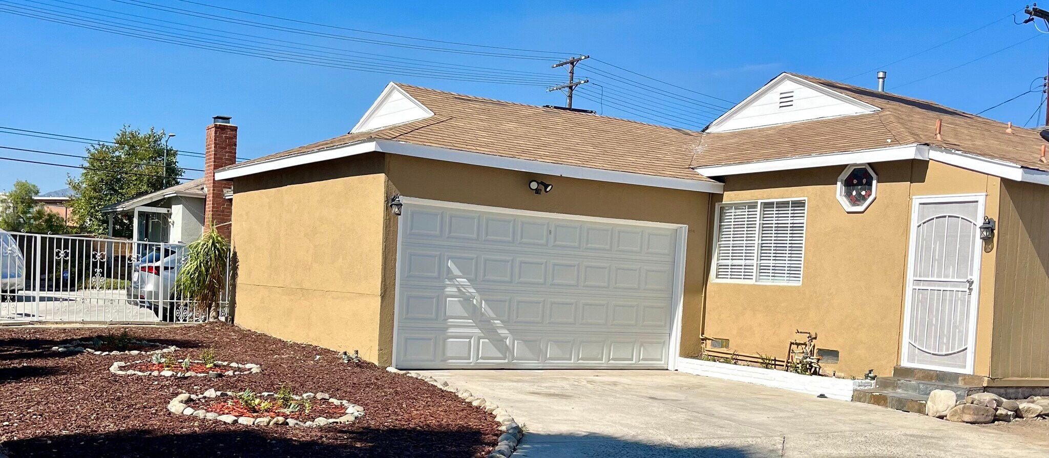 Building Photo - 8246 Beeman Ave