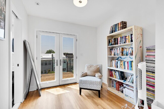 Building Photo - 4008 Marlboro Pl NW