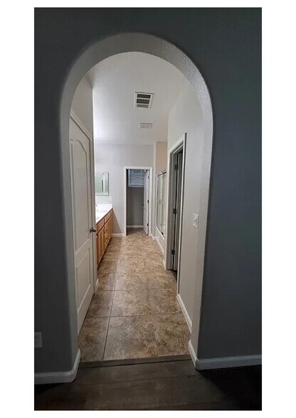 Building Photo - 1750 Bella Lago Dr