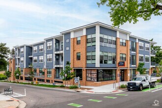 Building Photo - 29X