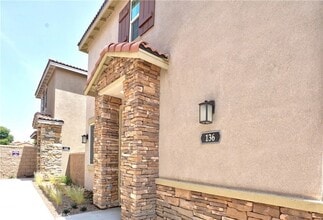 Building Photo - 136 Trellis Ct
