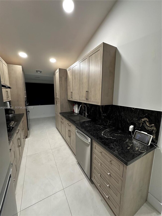 Building Photo - 3345 Emerald Oaks Dr