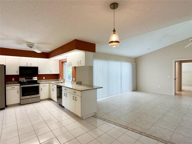 Building Photo - 5024 Southern Pine Cir