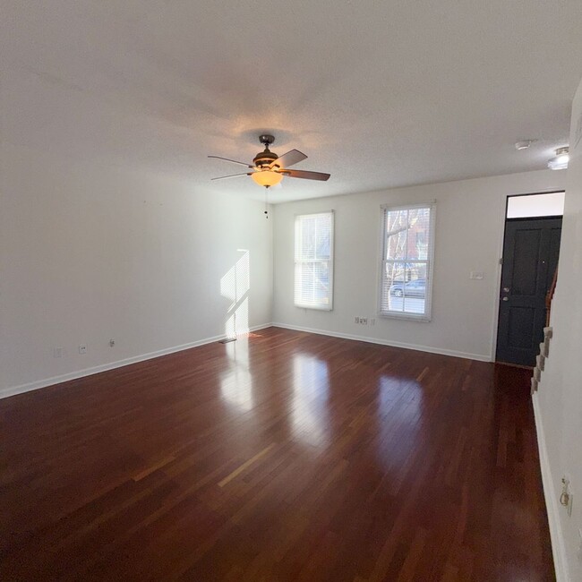 Building Photo - 3306 Domain St