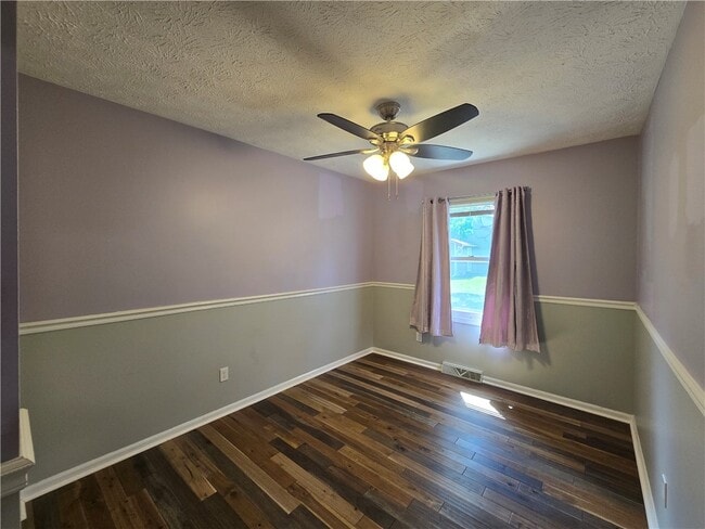 Building Photo - 9 Hepatica Ln