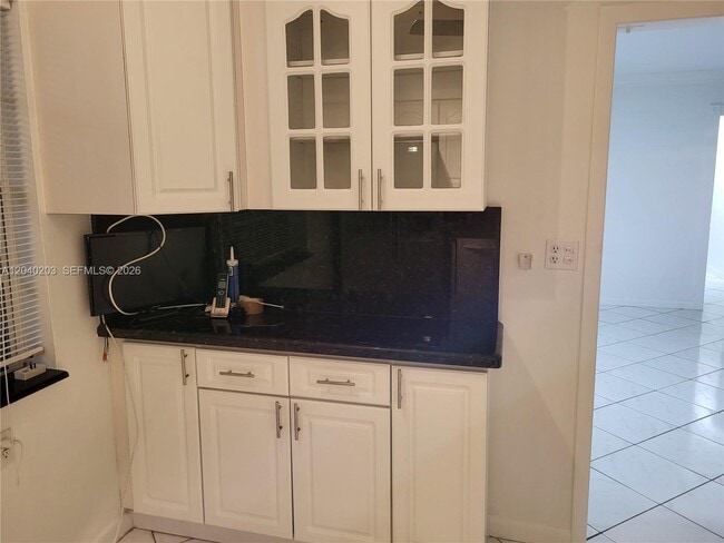 Building Photo - 5200 SW 89th Pl