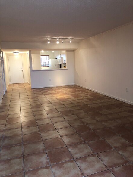 Building Photo - 10145 NW 9th Street Cir