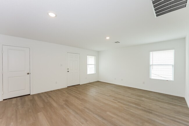 Building Photo - 2935 Ruby Crossing