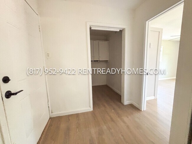 Building Photo - 2408 Southside Dr