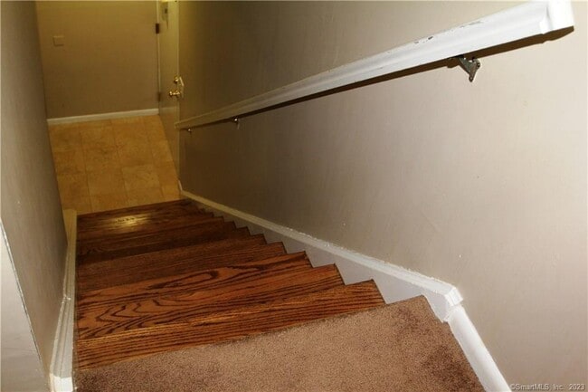 Building Photo - 14 Newtown Rd