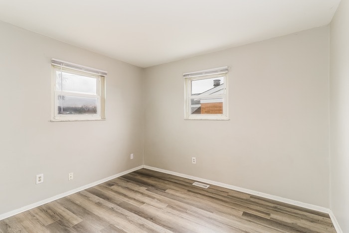 Building Photo - 10926 Pleasanthill Dr