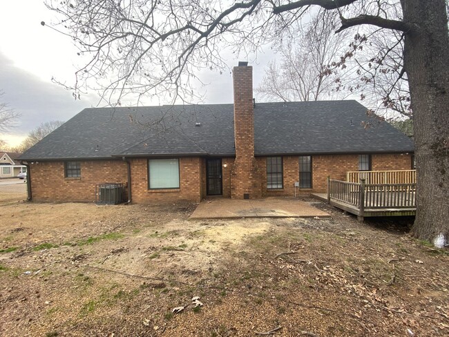 Building Photo - 4244 Chesapeake Way